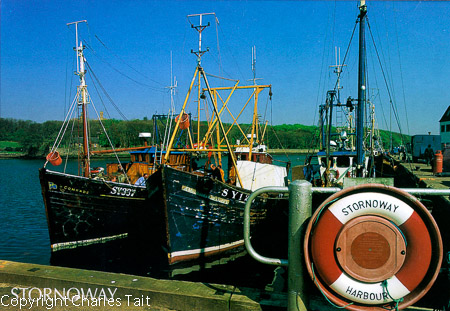 w045.  stornoway harbour